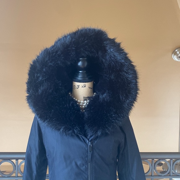 Babaton St. Moritz Parka size small black coat. EUC - Picture 6 of 6